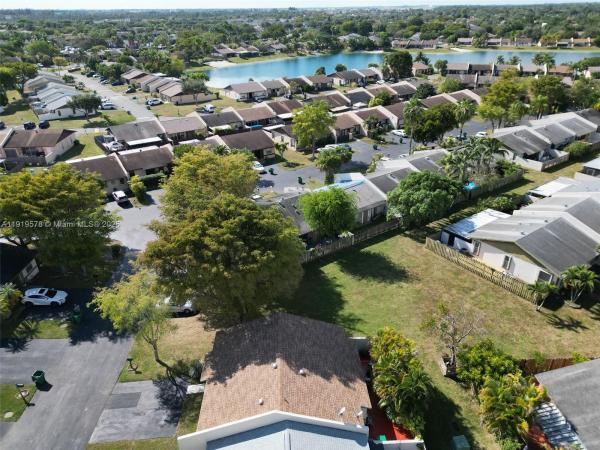 Devon Aire Villas, 12255 SW 117th Ter, The Crossings, Florida 33186, image 2