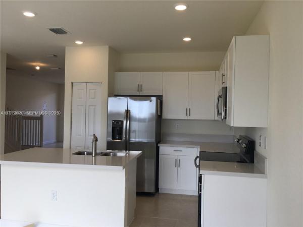 Aquabella, 3388 W 100th Ter, Hialeah, Florida 33018, image 2