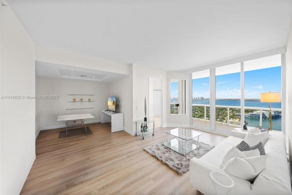 Green Diamond, 4775 Collins Ave #PH4306, Miami Beach, Florida 33140, image 1