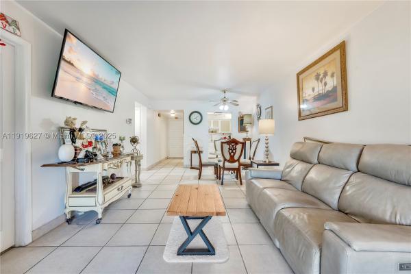 Wellington Manor, 8901 NW 38th Dr #106, Coral Springs, Florida 33065, image 2