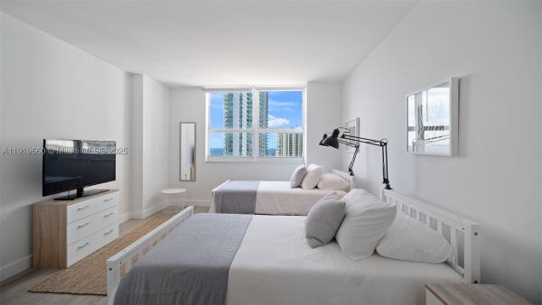 The Mark On Brickell, 1155 Brickell Bay Dr #2203, Miami, Florida 33131, image 2