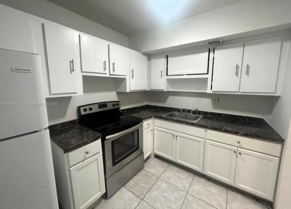 Royal Point, 3600 NW 21st St #101, Lauderdale Lakes, Florida 33311, image 1