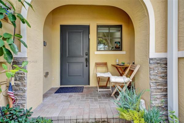 377 NE 194th Ter, Miami, Florida 33179, image 1