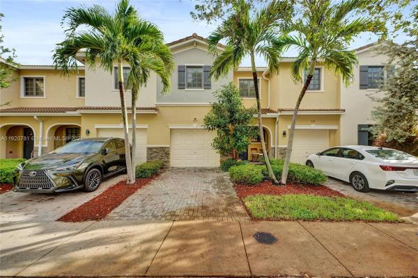 Champion Lakes, 377 NE 194th Ter, Ives Estates, Florida 33179, image 2