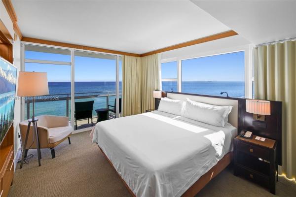 Central Carillon Beach, 6801 Collins Ave #822(DOOR#) 805 (LEGAL#), Miami Beach, Florida 33141, image 1