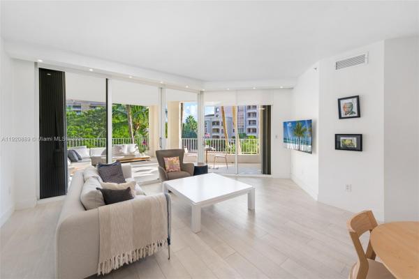 Resort Villa, 715 Crandon Blvd #305, Key Biscayne, Florida 33149, image 1