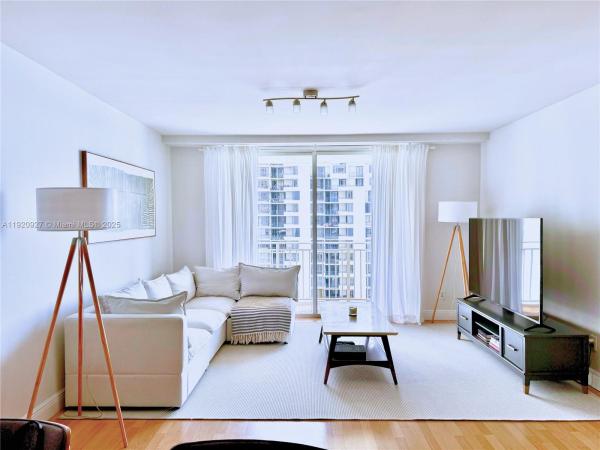 Isola, 770 Claughton Island Dr #1405, Miami, Florida 33131, image 1