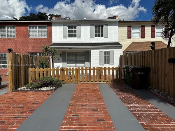 Lake Royal East, 6915 W 16th Dr, Hialeah, Florida 33014, image 1