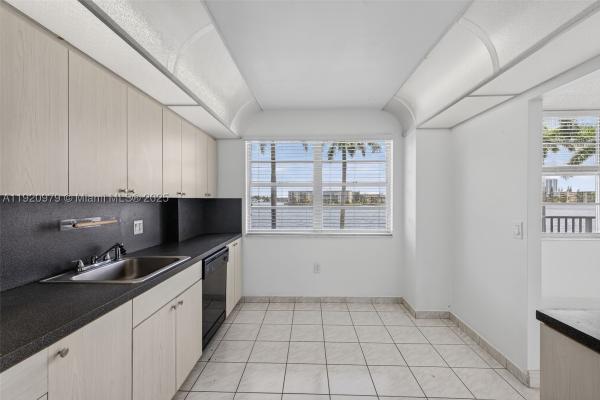 Admirals Port East, 2851 NE 183rd St #216E, Aventura, Florida 33160, image 1