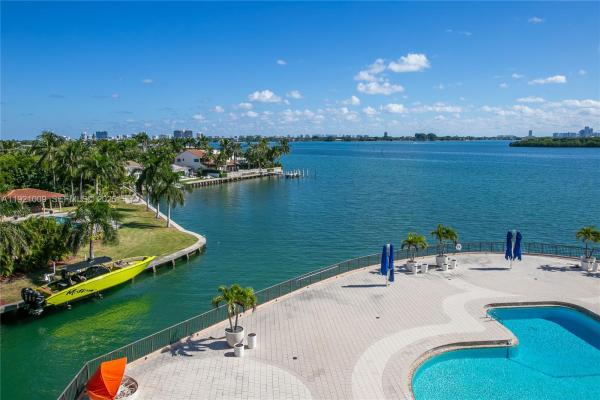 Cricket Club, 1800 NE 114th St #603, North Miami, Florida 33181, image 3