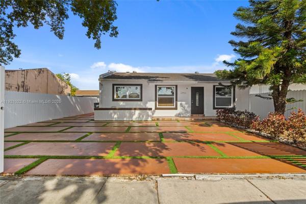 Royale Green, 12961 SW 50th Ln, Kendale Lakes, Florida 33175, image 2