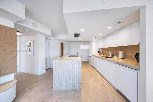 Octagon Towers, 1881 Washington Ave #14F, Miami Beach, Florida 33139, image 1