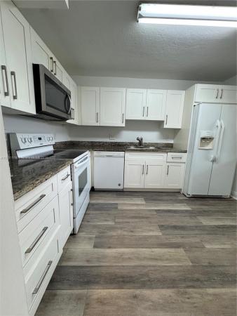 Racquet Club At Bonaventure, 307 Lakeview Dr #202, Weston, Florida 33326, image 2