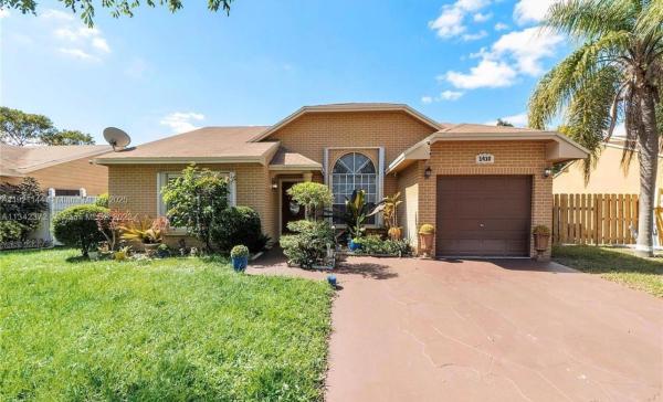 Cinnamon Place At Honeywoods, 1430 SW 85th Ter, Pembroke Pines, Florida 33025, image 1