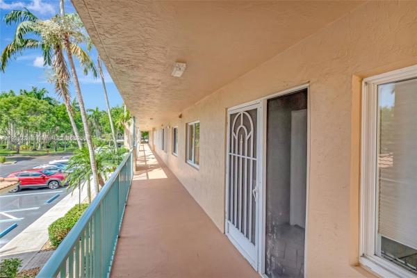 Coral Cove At Coral Lakes, 12565 Imperial Isle Dr #204, Boynton Beach, Florida 33437, image 3