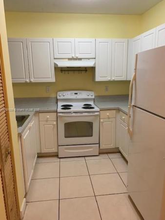 1300 NE 109th St #202, Unincorporated Dade County, Florida 33161, image 2