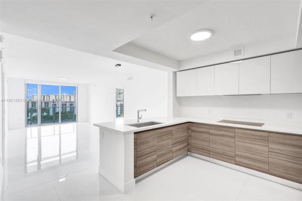 Parque Towers, 330 Sunny Isles Blvd #5-805, Sunny Isles Beach, Florida 33160, image 1