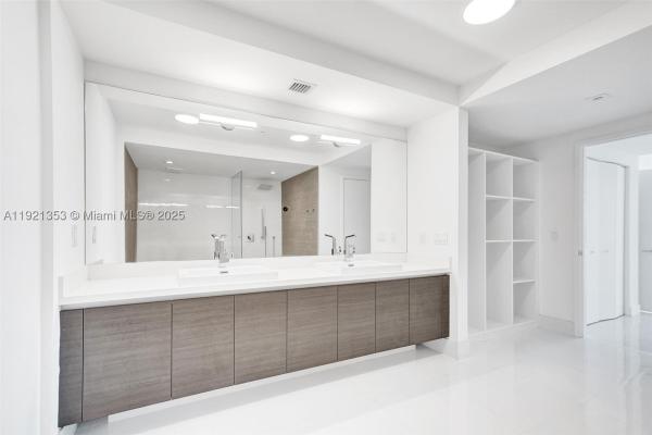 Parque Towers, 330 Sunny Isles Blvd #5-805, Sunny Isles Beach, Florida 33160, image 3