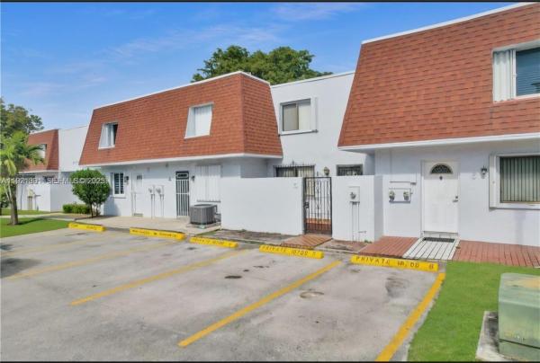 #5A, Unincorporated Dade County, Florida 33172, image 1