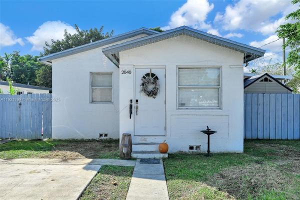 Holleman Manor, 2040 NW 34th St, Miami, Florida 33142, image 1