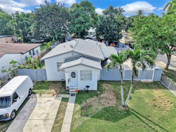 Holleman Manor, 2040 NW 34th St, Miami, Florida 33142, image 2