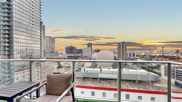 Paramount Miami Worldcenter, 851 NE 1st Ave #1508, Miami, Florida 33132, image 2