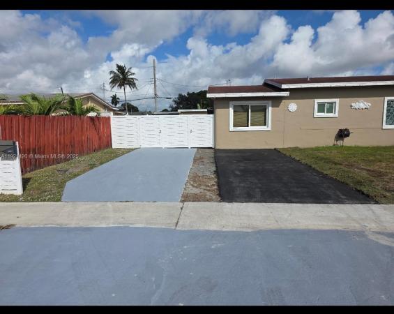 Carol City, 3745 NW 171st Ter, Miami Gardens, Florida 33055, image 3