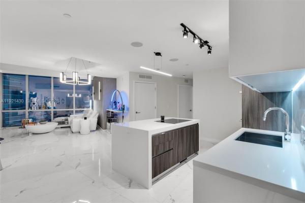 Paramount Miami Worldcenter, 851 NE 1st Ave #4009, Miami, Florida 33132, image 3