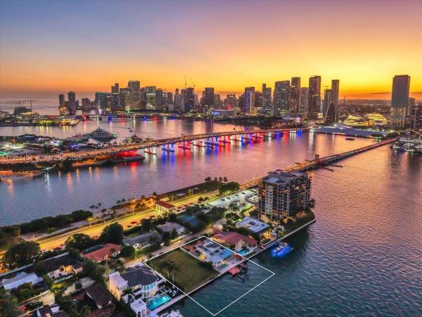 Miami Beach, Florida 33139, image 1