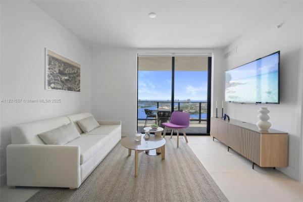 Natiivo Gale Hotel & Residences, 601 NE 1st Ave, Miami, Florida 33132, image 3