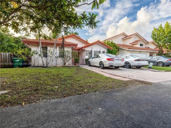 Angelica Gardens At Lakes Of Avalon, 19030 NW 86th Ct, Hialeah, Florida 33015, image 3