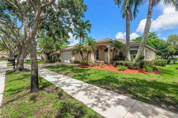 Oak Ridge, 3843 Oak Ridge Cir, Weston, Florida 33331, image 2