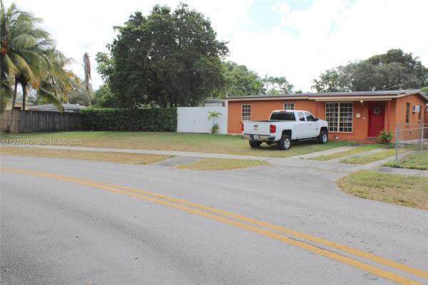 Westwood Lakes Residential, 4940 SW 114th Ave, Westwood Lakes, Florida 33165, image 2