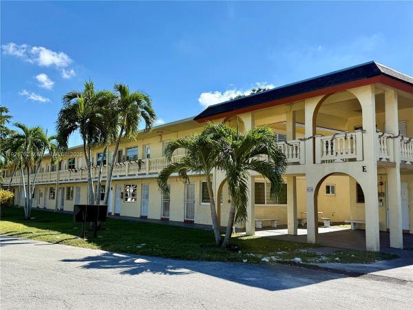 Romont South, 160 NE 203rd Ter #22, Miami Gardens, Florida 33179, image 1