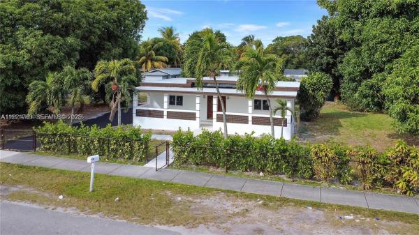 745 NW 140th St, Miami, Florida 33168, image 1