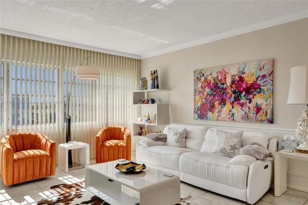 Gulfstream Garden, 330 SE 2nd St #404E, Hallandale Beach, Florida 33009, image 2