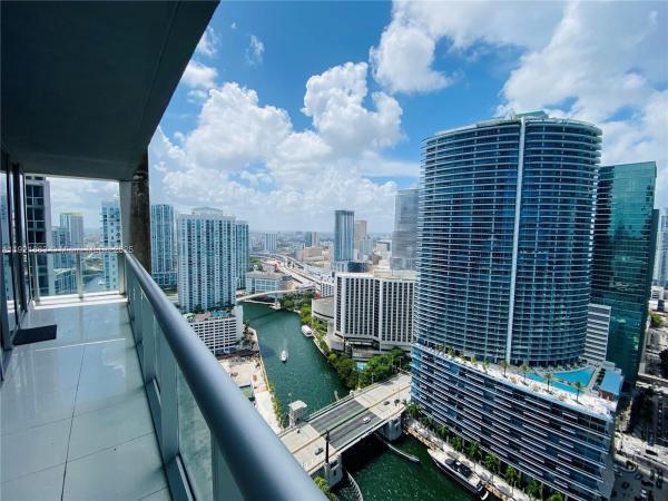 Icon Brickell Tower 1, 475 Brickell Ave #3715, Miami, Florida 33131, image 2