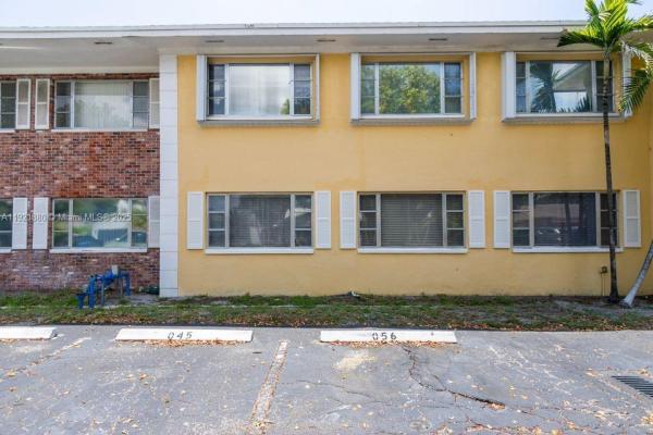 Imperial Point Gardens, 5840 NE 22nd Way #728, Fort Lauderdale, Florida 33308, image 1