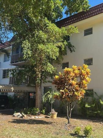 Oxford Court, 13655 NE 10th Ave #210, North Miami, Florida 33161, image 2