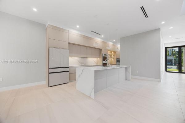 Lake Ridge, 1222 NE 13th Ave, Fort Lauderdale, Florida 33304, image 2