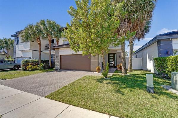 4947 Whispering Way, Fort Lauderdale, Florida 33312, image 1