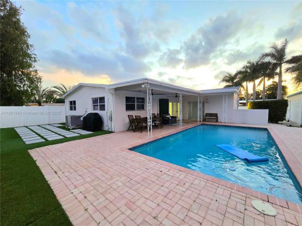 Driftwood Plaza, 6571 Park St, Hollywood, Florida 33024, image 2