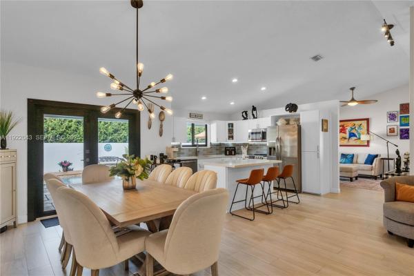Royal Lakes, 8445 NW 165th Ter, Miami Lakes, Florida 33016, image 3