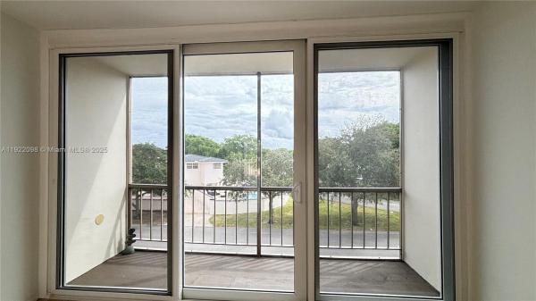 Coral Ridge East, 4501 NE 21st Ave #307, Fort Lauderdale, Florida 33308, image 2