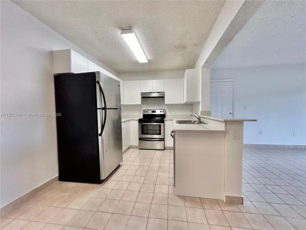 The Palms Of Pembroke, 301 Palm Way #104, Pembroke Pines, Florida 33025, image 1