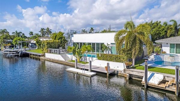 Middle River Manor, 2112 NE 17th Ave, Wilton Manors, Florida 33305, image 3
