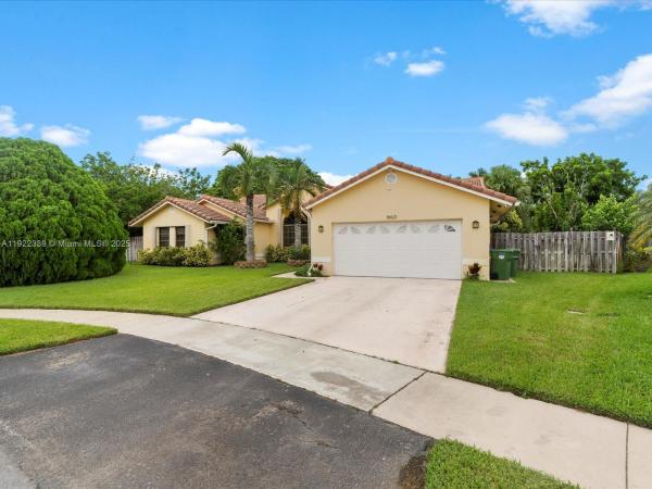 Bonaventure Lakes, 16621 Royal Poinciana Ct, Weston, Florida 33326, image 2