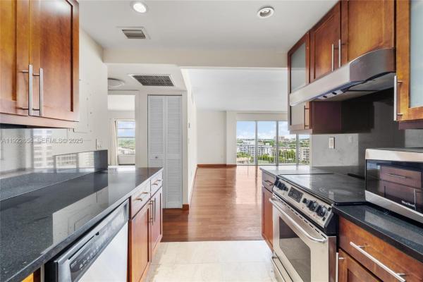 11111 Biscayne Blvd #10H, Unincorporated Dade County, Florida 33181, image 3