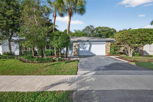 The Pinelands, 969 NW 8th St, Boca Raton, Florida 33486, image 1