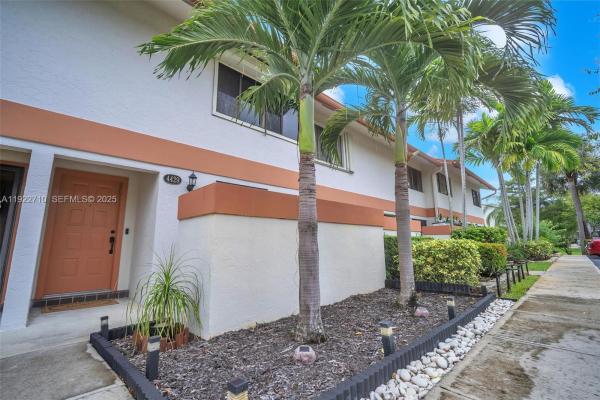 Townhomes At Orange Drive, 4429 SW 70th Ter, Davie, Florida 33314, image 1